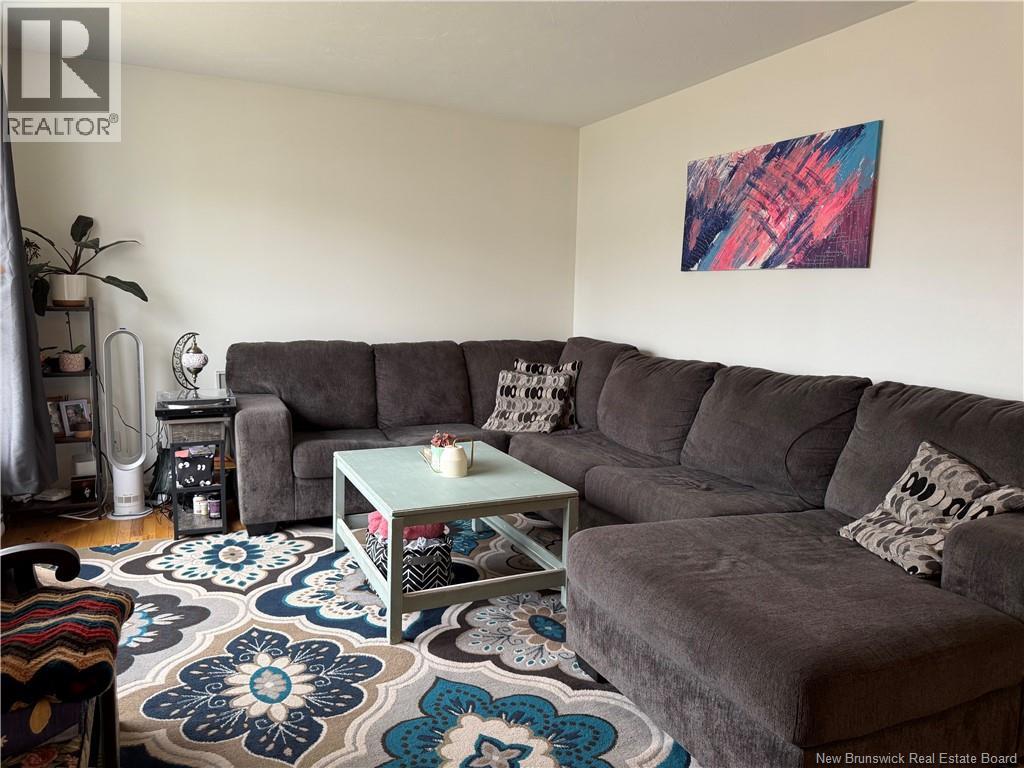 333 Twin Oaks, Moncton, New Brunswick  E1G 4W7 - Photo 2 - NB136696