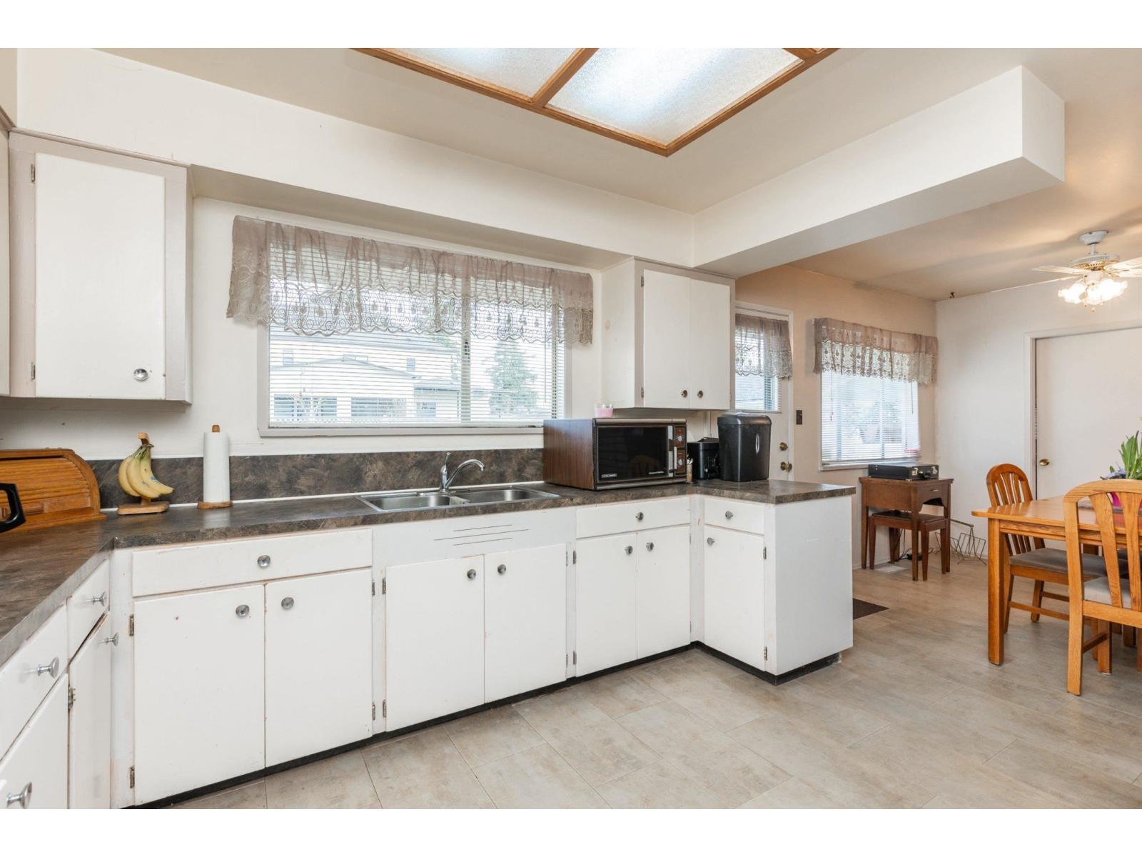 8736 154 Street, Surrey, British Columbia  V3S 3N6 - Photo 11 - R3093608