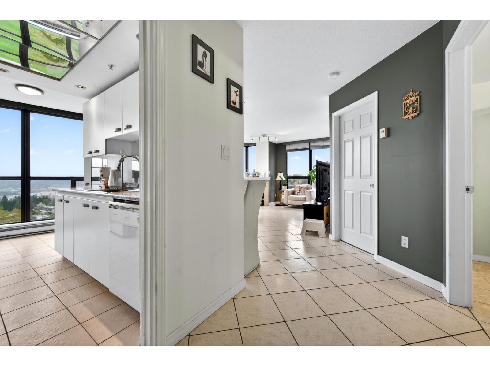 1706 10899 University Drive, Surrey, British Columbia  V3T 5V2 - Photo 5 - R3111622