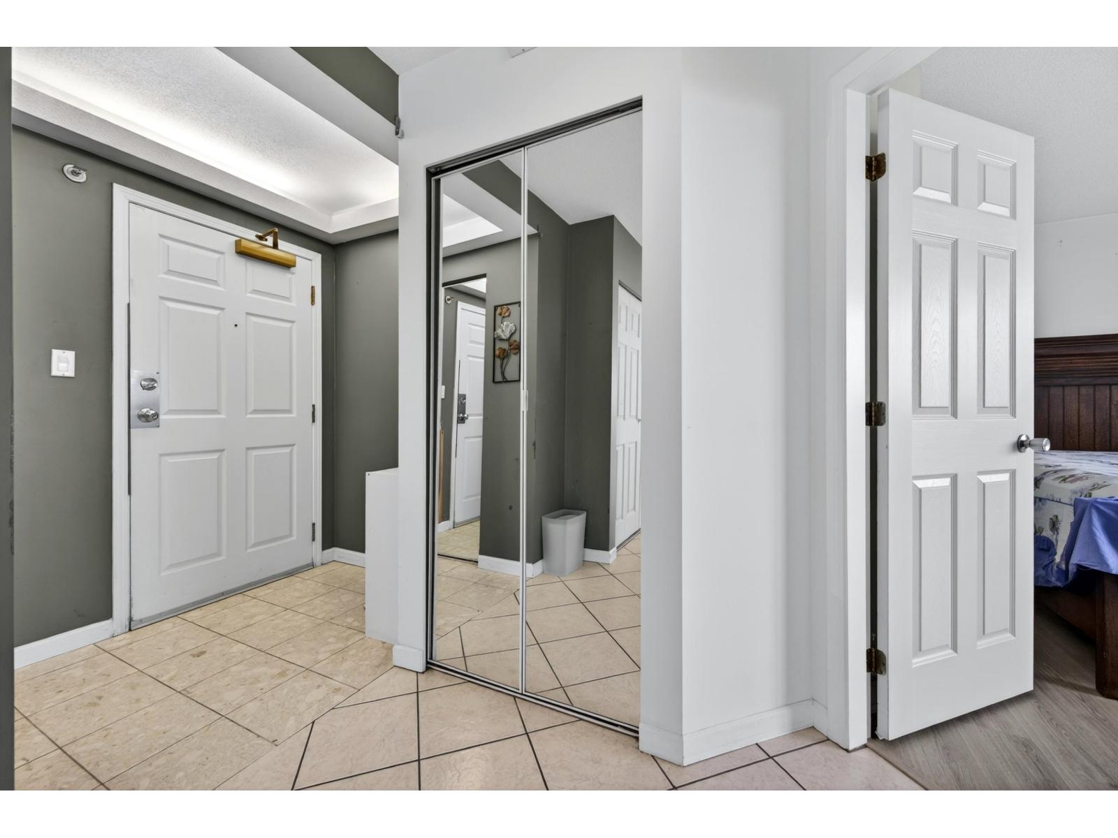 1706 10899 University Drive, Surrey, British Columbia  V3T 5V2 - Photo 6 - R3111622