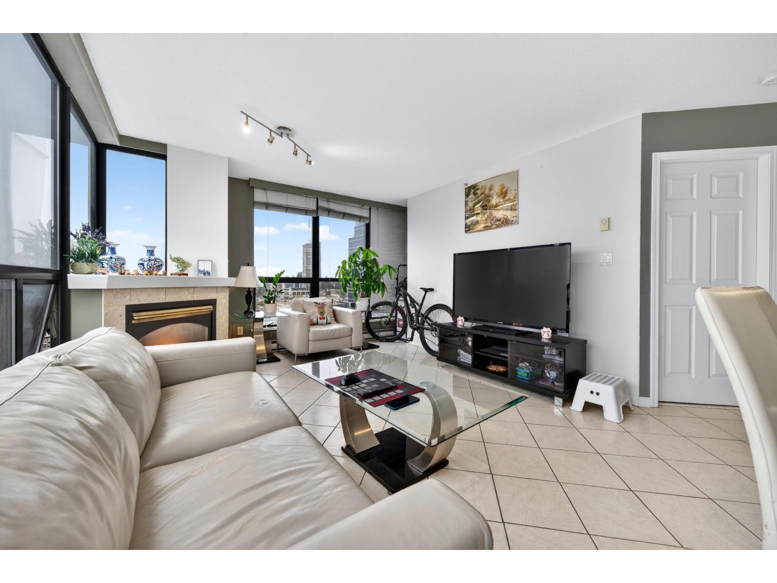 1706 10899 University Drive, Surrey, British Columbia  V3T 5V2 - Photo 8 - R3111622