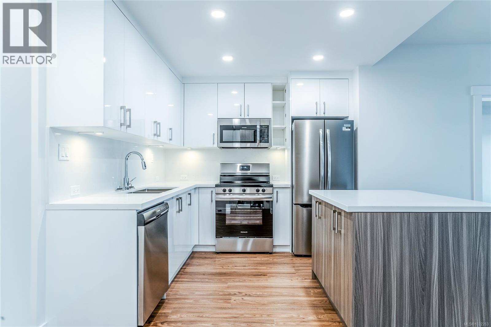 207 6320 Sentinal Dr, Nanaimo, British Columbia