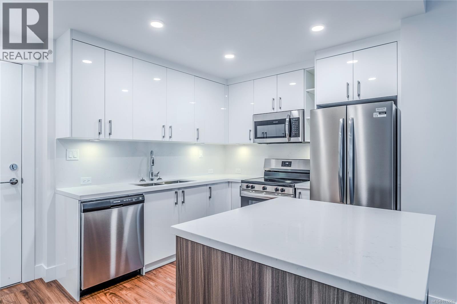 207 6320 Sentinal Dr, Nanaimo, British Columbia  V9V 1W4 - Photo 4 - 1032263