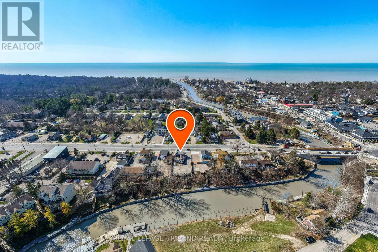 26 Ontario Street S, Lambton Shores, Ontario  N0M 1T0 - Photo 3 - X13003116