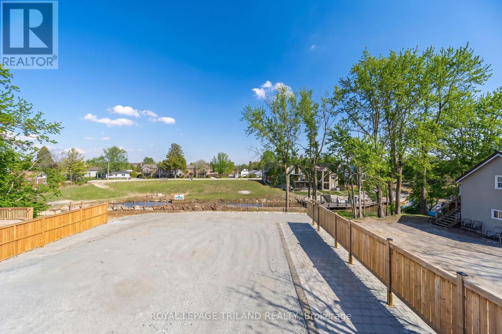 26 Ontario Street S, Lambton Shores, Ontario  N0M 1T0 - Photo 35 - X13003116