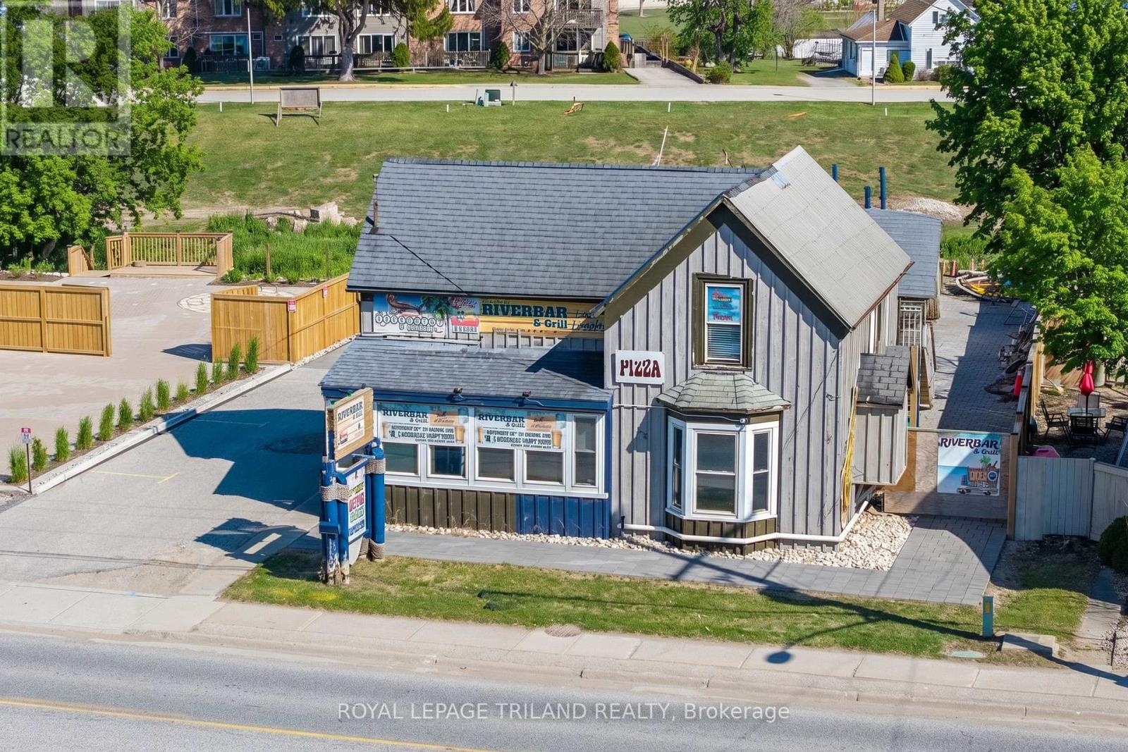 26 Ontario Street S, Lambton Shores, Ontario  N0M 1T0 - Photo 4 - X13003116