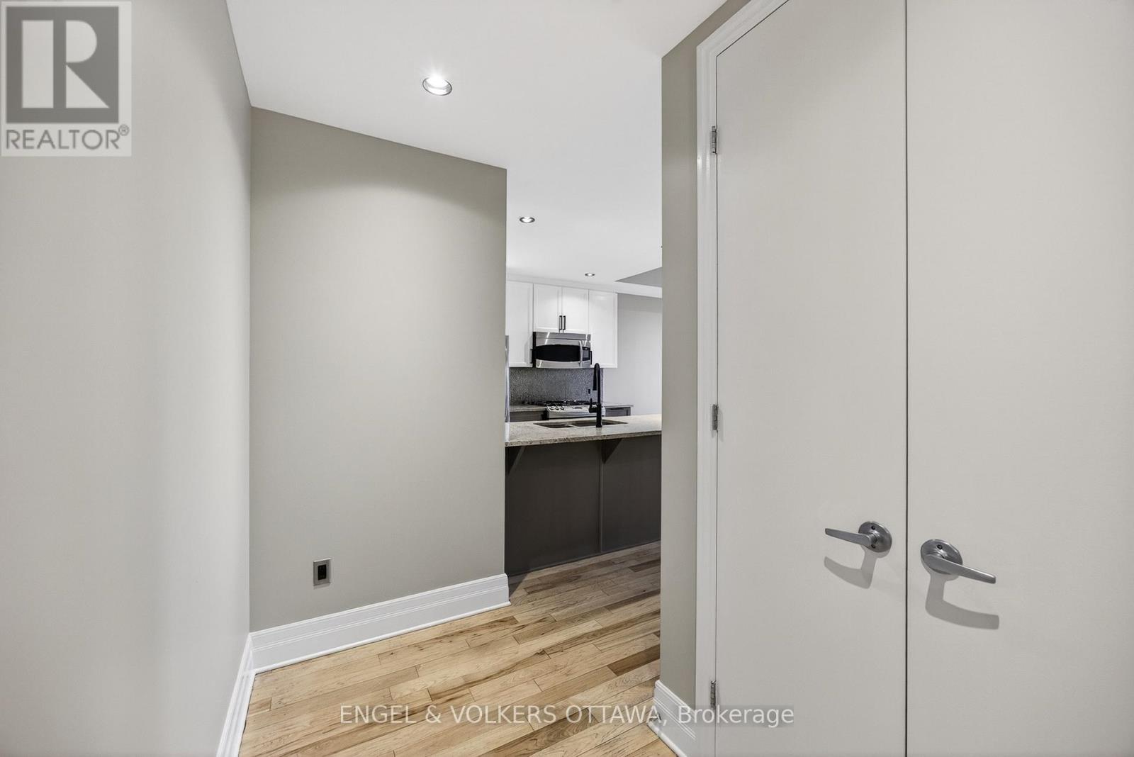 410 - 327 Breezehill Avenue S, Ottawa, Ontario K1Y 1R6 - Photo 10 - X13003062