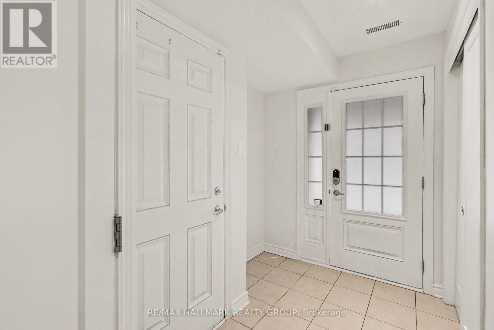 865 Kilbirnie Drive, Ottawa, Ontario  K2J 6G6 - Photo 4 - X13003158