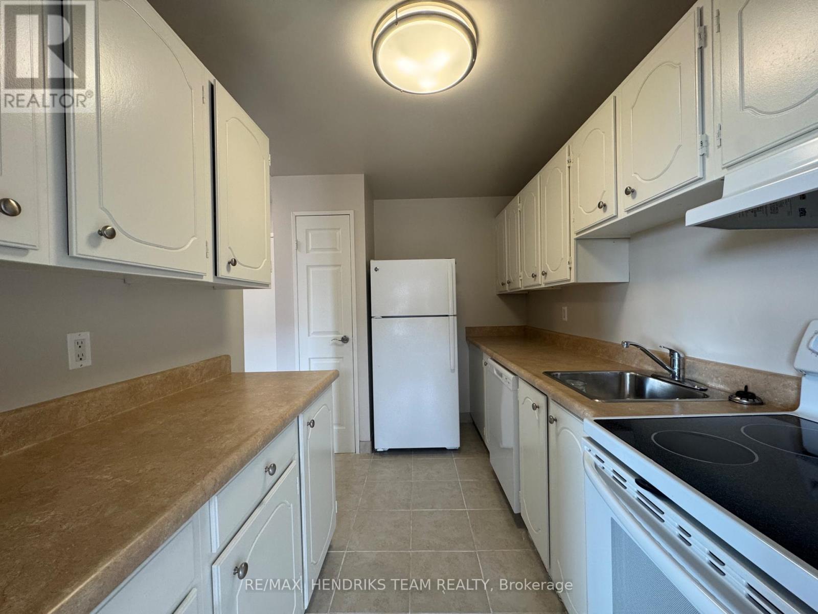 803 - 610 Lake Street, St. Catharines, Ontario  L2N 5T1 - Photo 3 - X13002978