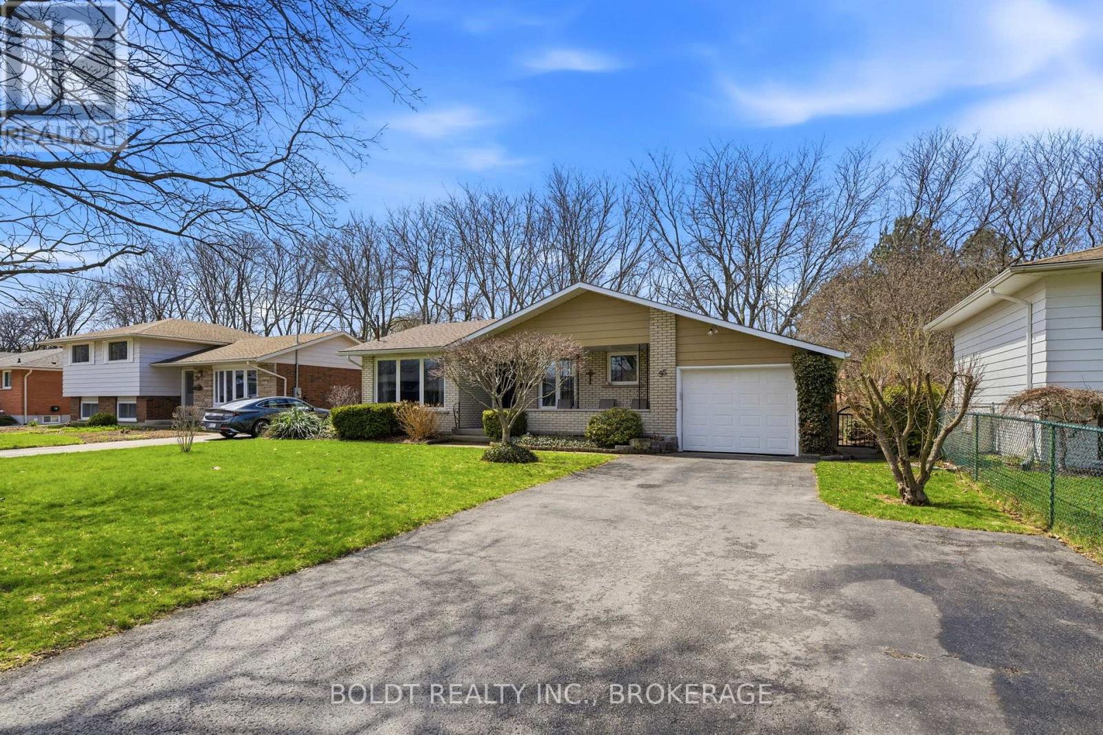 95 Prince Charles Drive, St. Catharines, Ontario  L2N 3Y8 - Photo 5 - X13003162