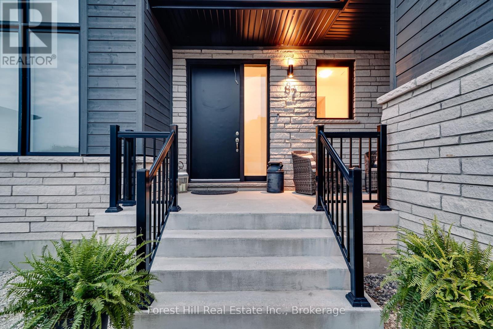 87 Goldie Court, Blue Mountains, Ontario  N0H 1J0 - Photo 2 - X13003016