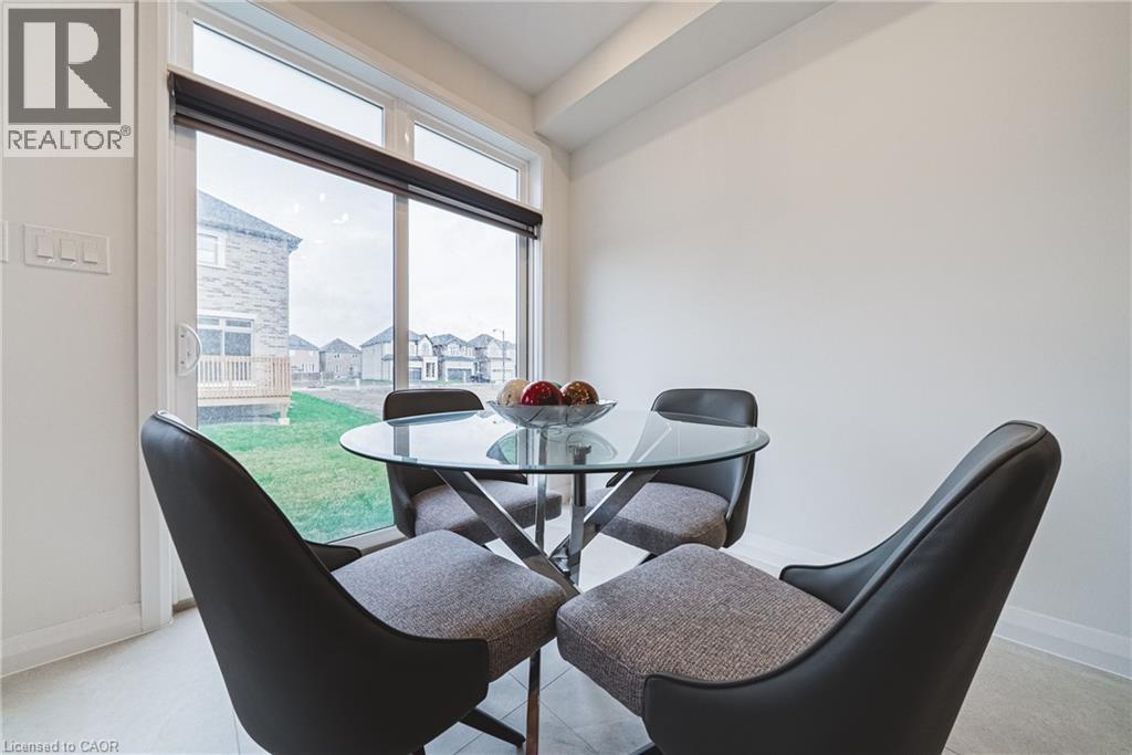 28 Cherry Blossom Heights, Hamilton, Ontario  L9B 0K5 - Photo 12 - 40821084