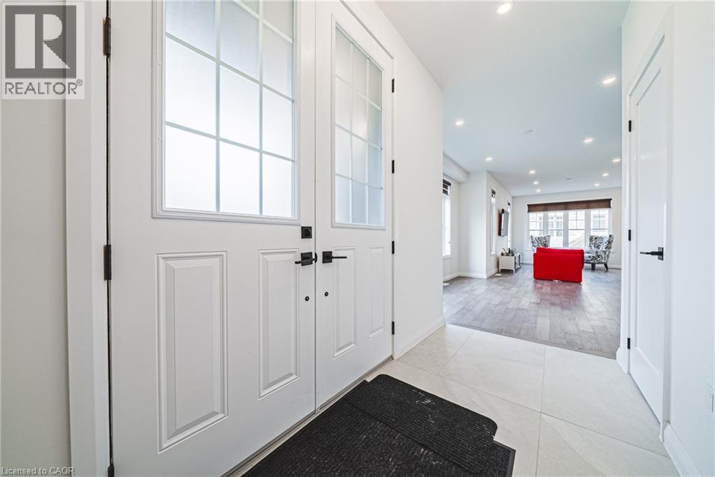 28 Cherry Blossom Heights, Hamilton, Ontario  L9B 0K5 - Photo 4 - 40821084