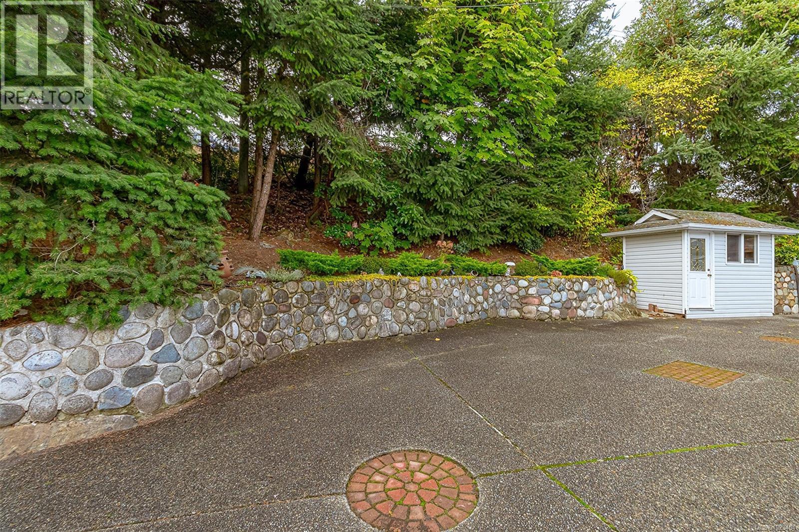 1089 College Dr, Nanaimo, British Columbia  V9R 5X3 - Photo 56 - 1023404