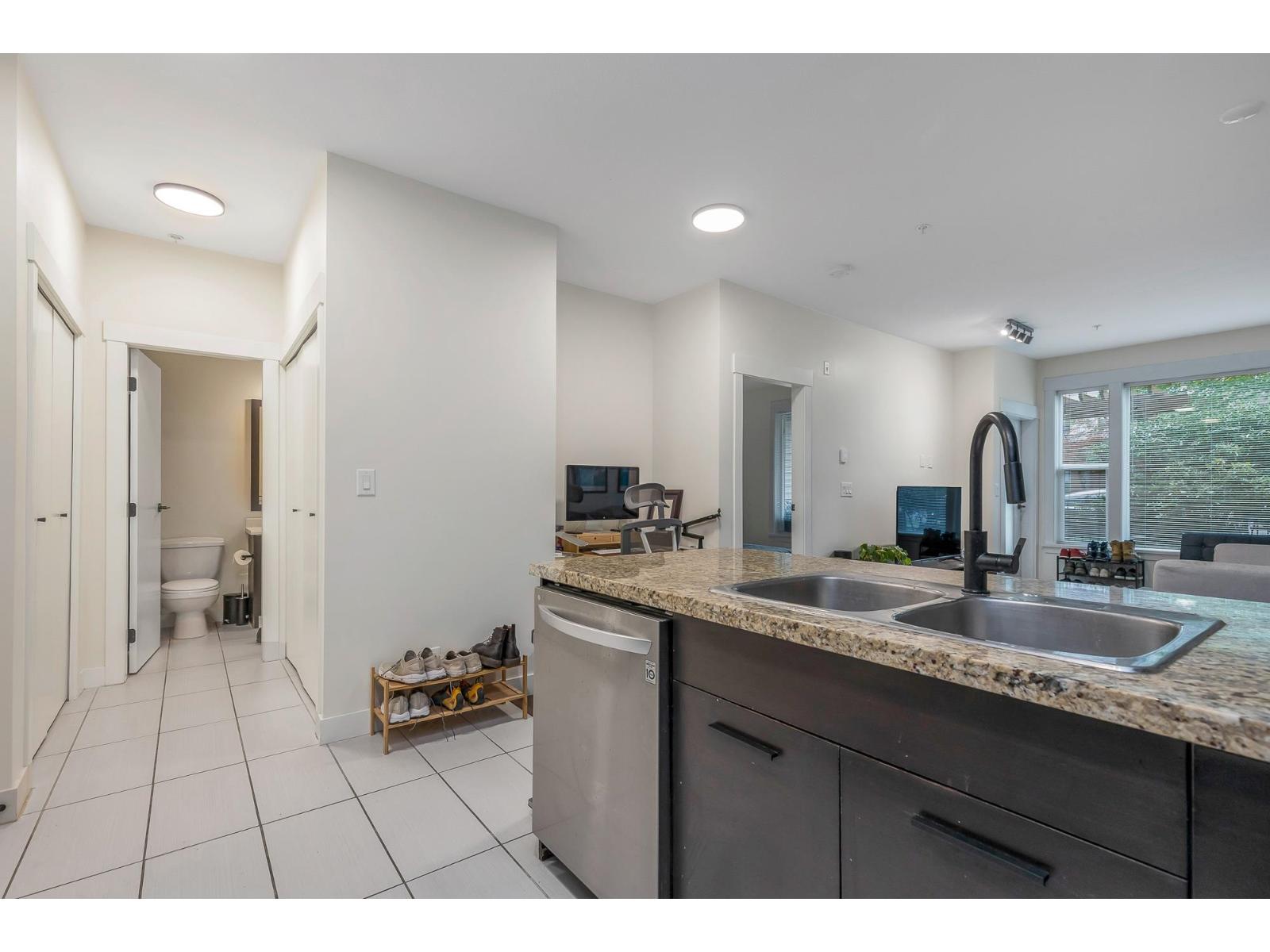 109 33539 Holland Avenue, Abbotsford, British Columbia  V2S 0C6 - Photo 11 - R3110325