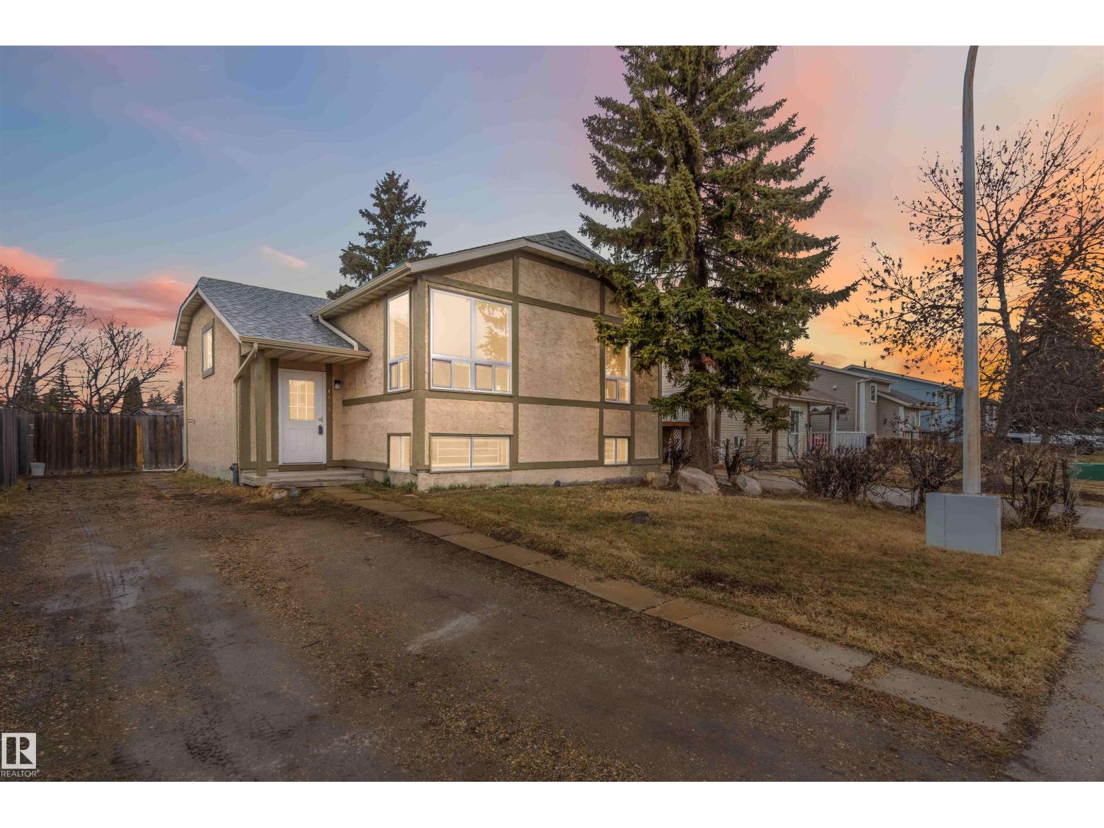 4636 37a Av Nw, Edmonton, Alberta  T6L 3T5 - Photo 1 - E4482404