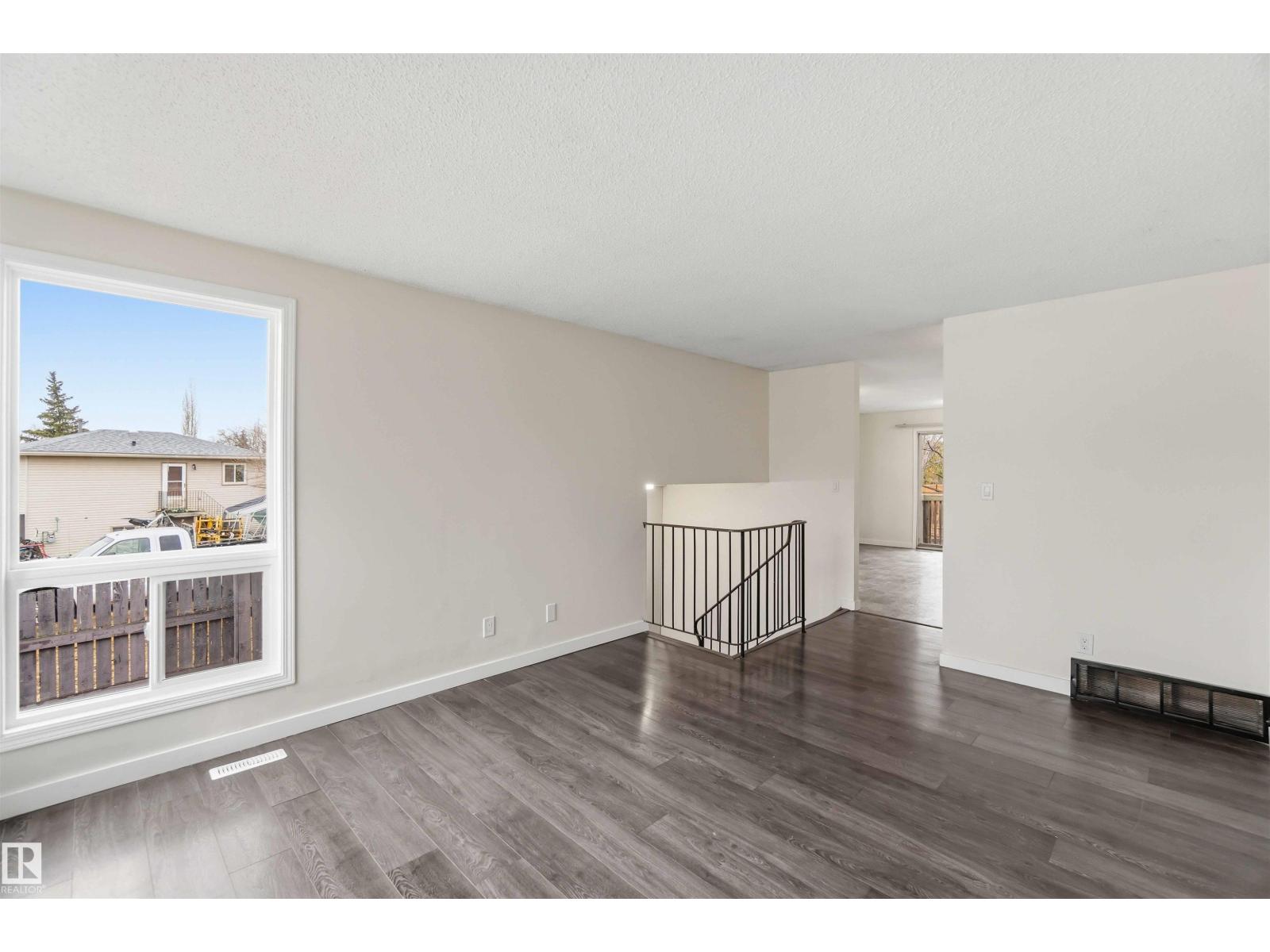 4636 37a Av Nw, Edmonton, Alberta  T6L 3T5 - Photo 13 - E4482404