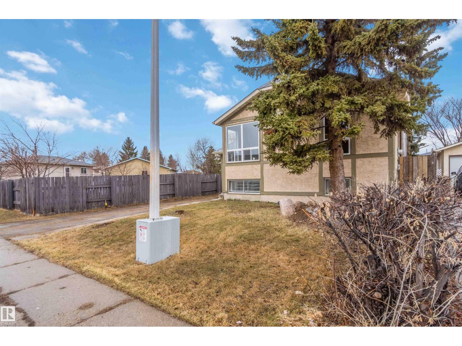 4636 37a Av Nw, Edmonton, Alberta  T6L 3T5 - Photo 4 - E4482404