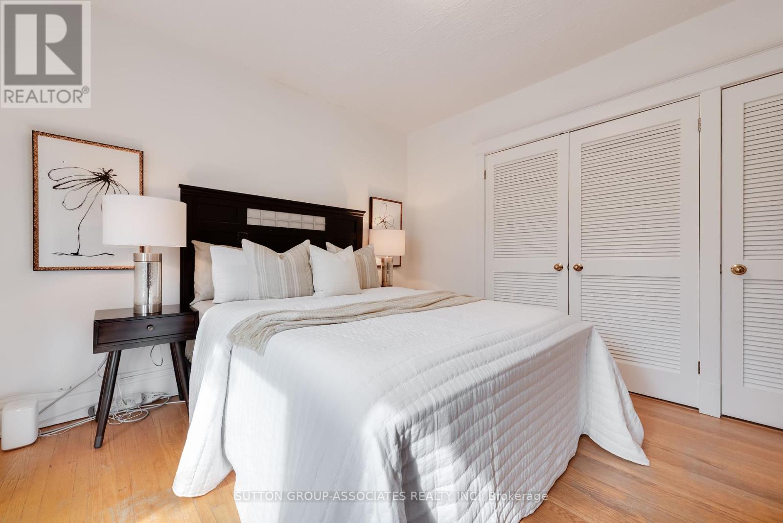 131 Pinewood Avenue, Toronto, Ontario  M6C 2V4 - Photo 19 - C13003030