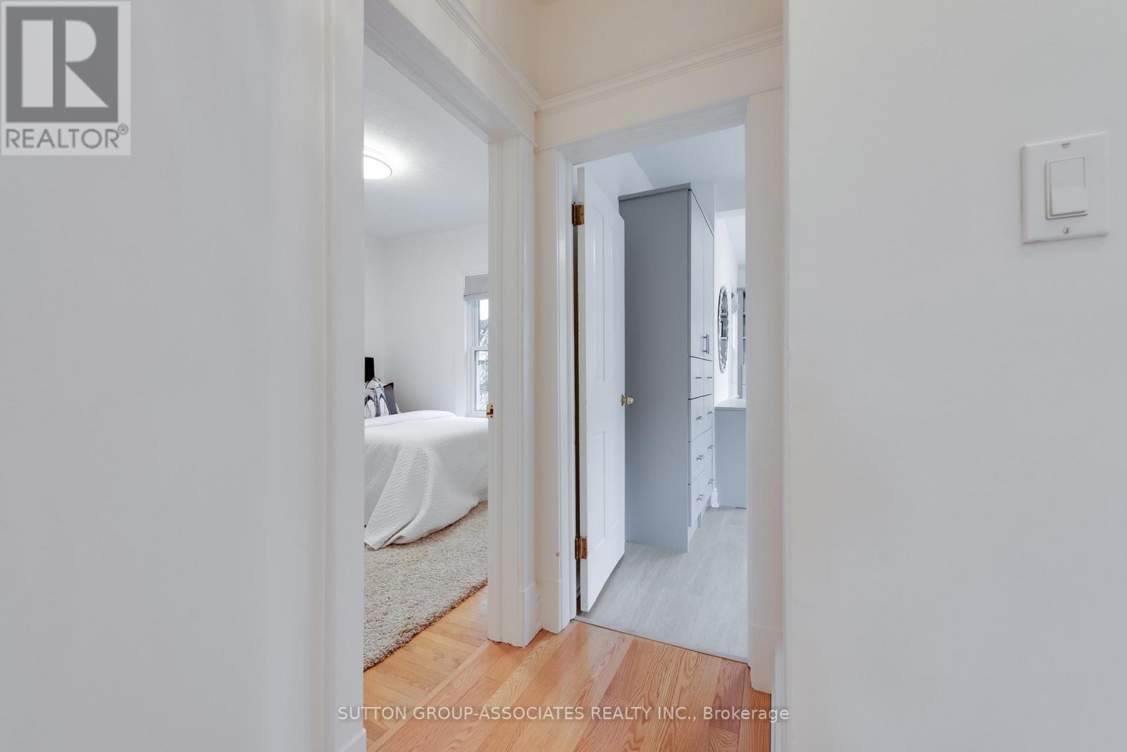 131 Pinewood Avenue, Toronto, Ontario  M6C 2V4 - Photo 23 - C13003030