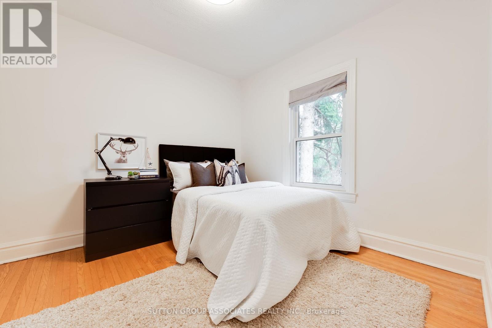 131 Pinewood Avenue, Toronto, Ontario  M6C 2V4 - Photo 24 - C13003030