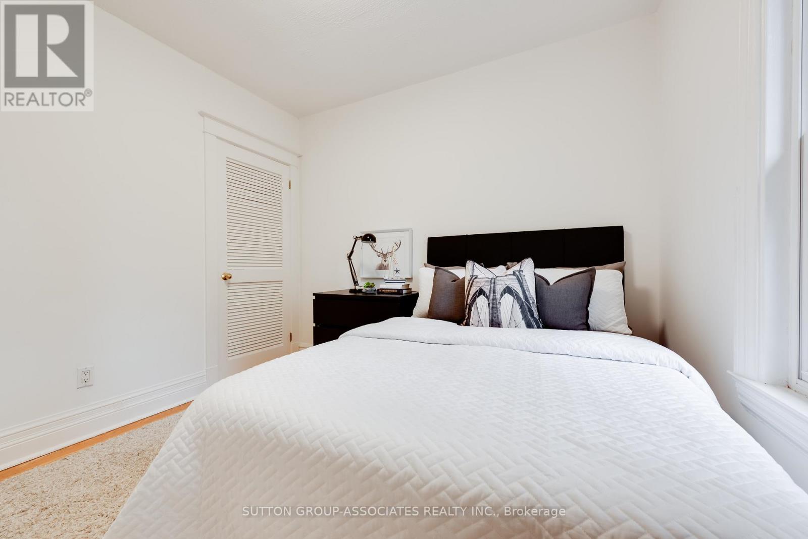 131 Pinewood Avenue, Toronto, Ontario  M6C 2V4 - Photo 25 - C13003030