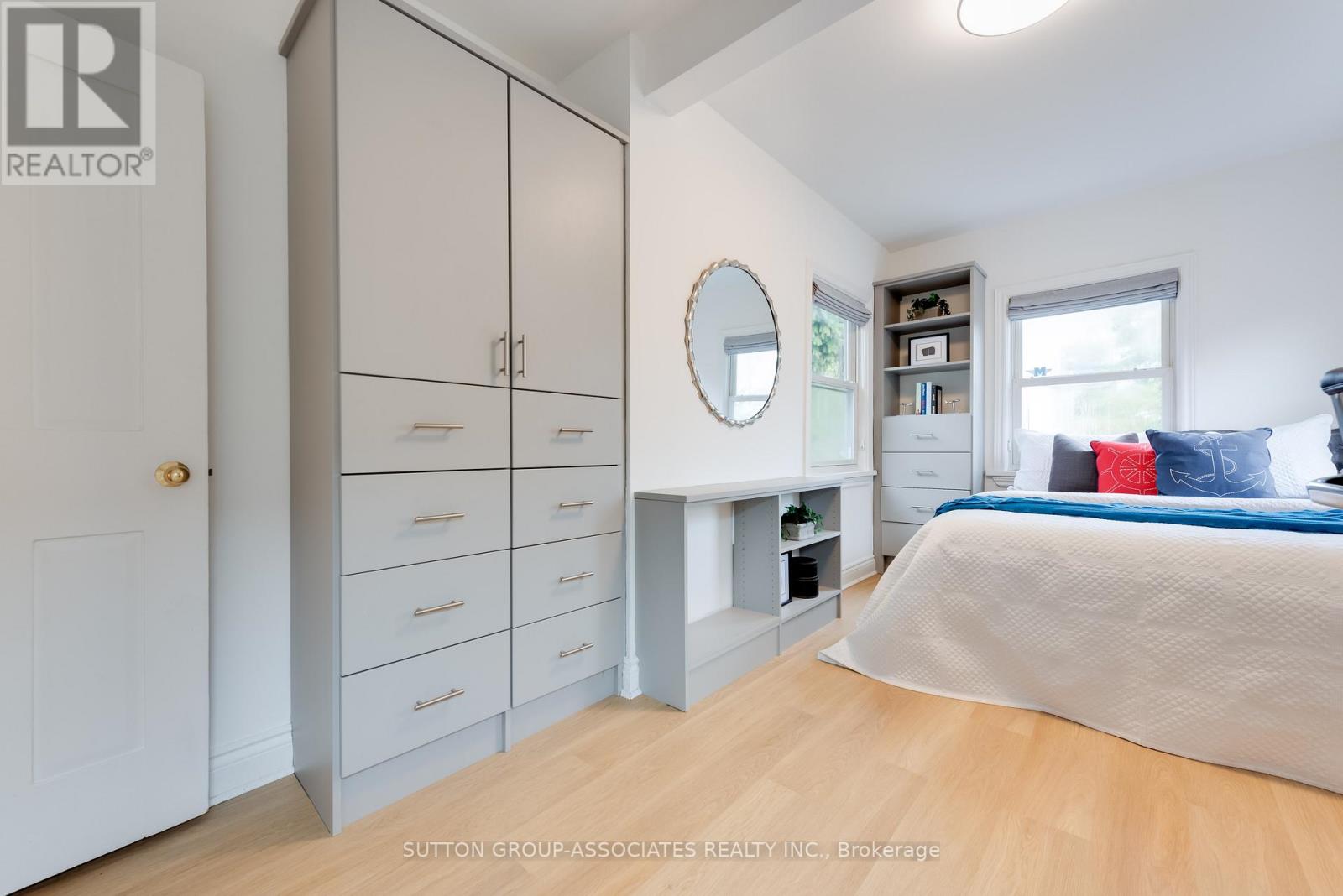 131 Pinewood Avenue, Toronto, Ontario  M6C 2V4 - Photo 27 - C13003030