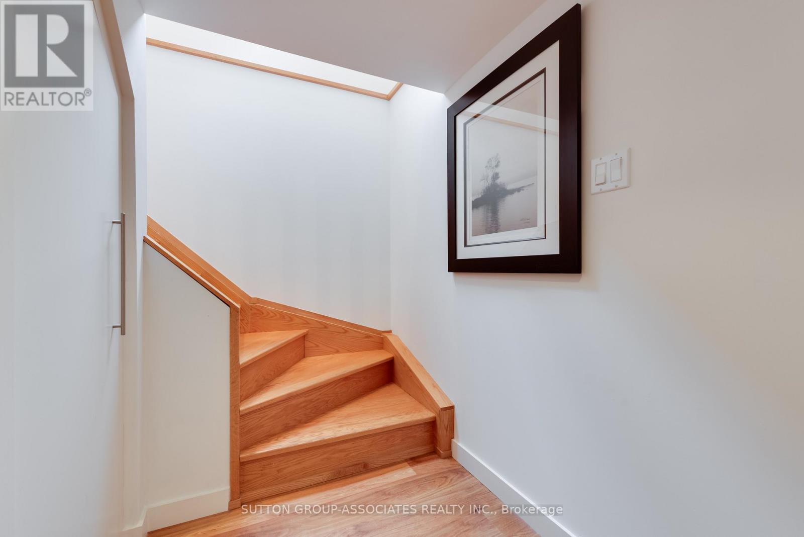 131 Pinewood Avenue, Toronto, Ontario  M6C 2V4 - Photo 31 - C13003030