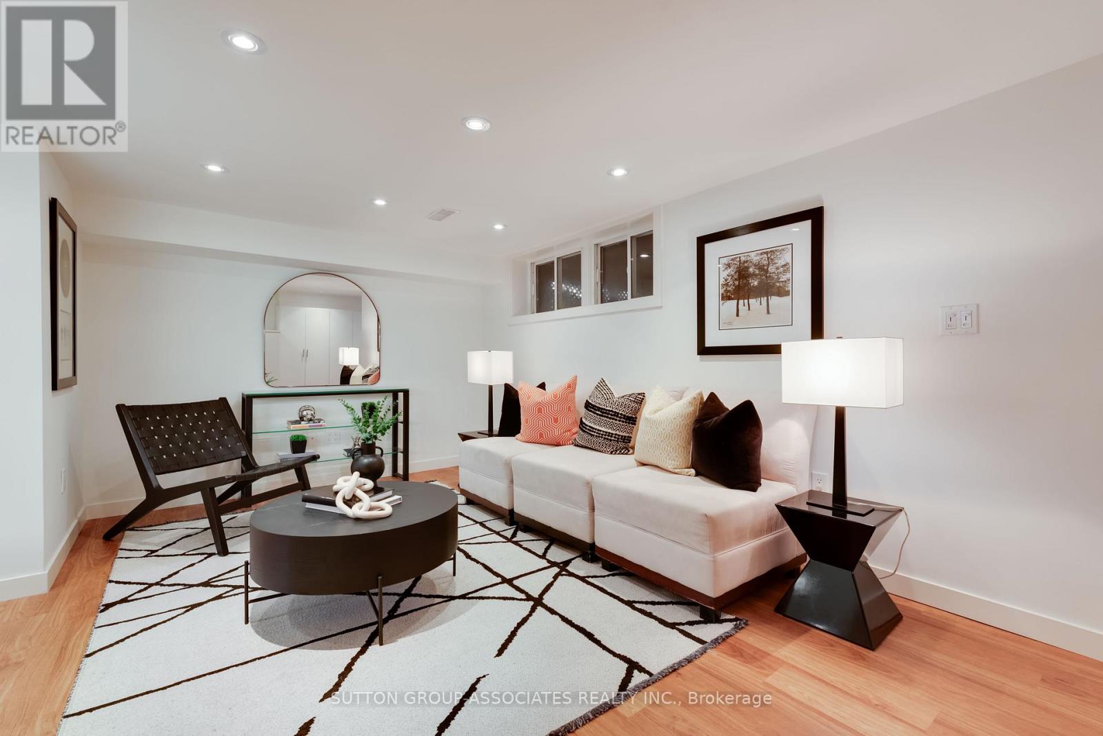 131 Pinewood Avenue, Toronto, Ontario  M6C 2V4 - Photo 33 - C13003030