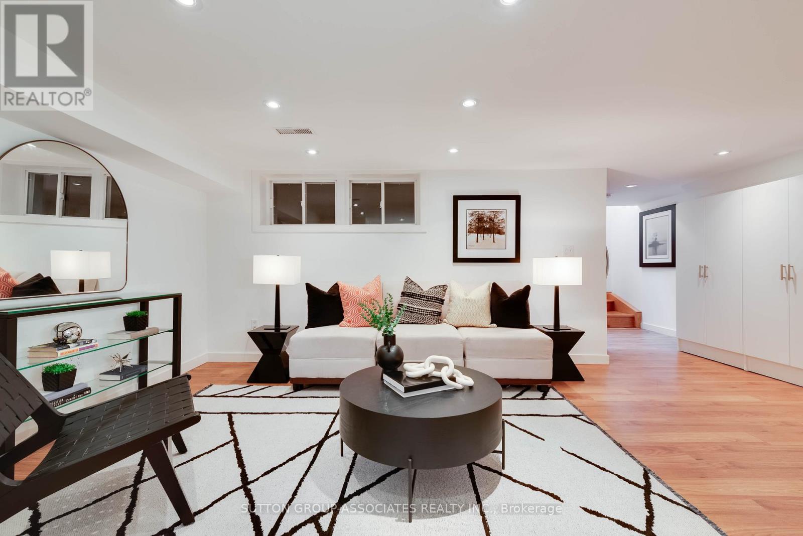 131 Pinewood Avenue, Toronto, Ontario  M6C 2V4 - Photo 34 - C13003030