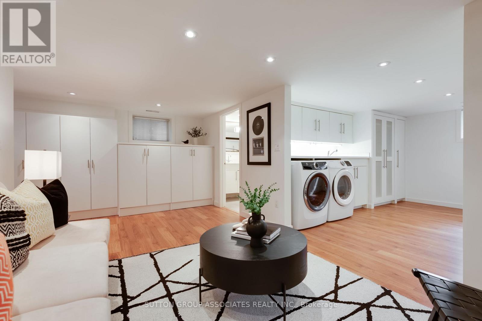 131 Pinewood Avenue, Toronto, Ontario  M6C 2V4 - Photo 35 - C13003030