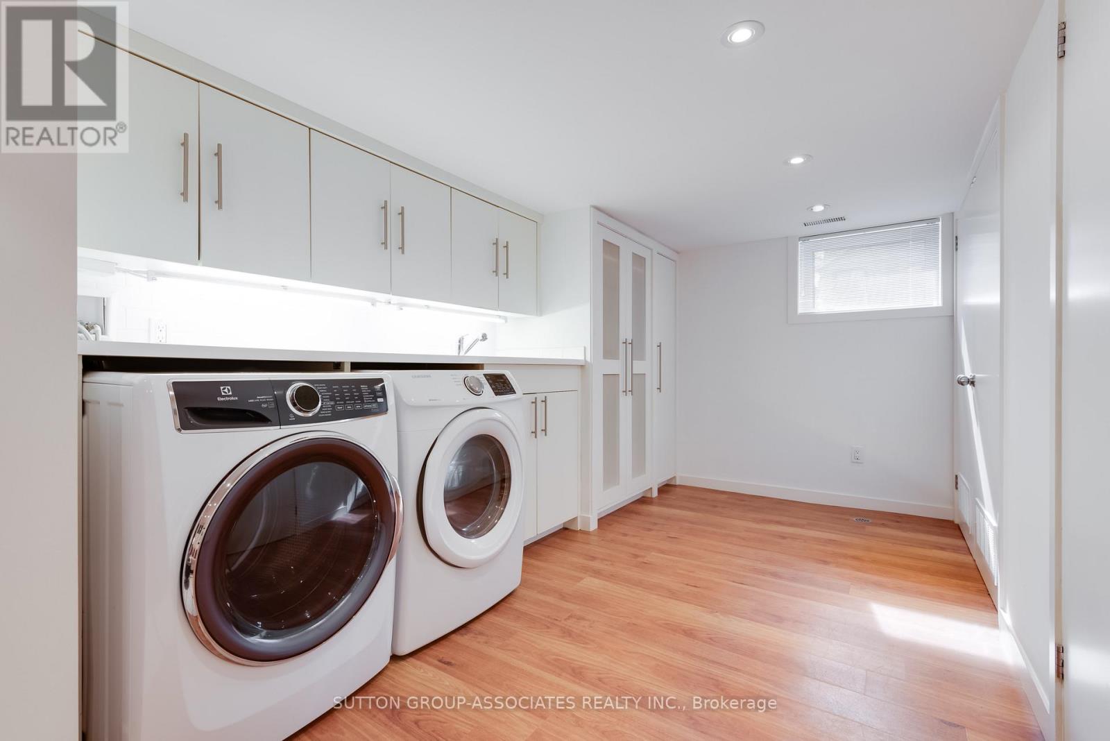 131 Pinewood Avenue, Toronto, Ontario  M6C 2V4 - Photo 36 - C13003030