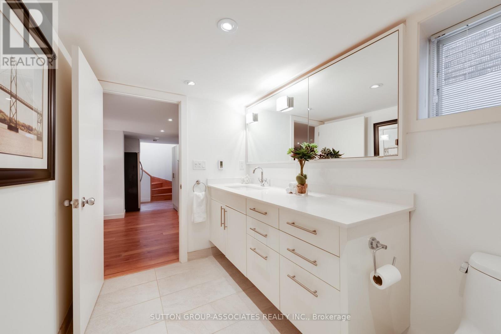 131 Pinewood Avenue, Toronto, Ontario  M6C 2V4 - Photo 40 - C13003030