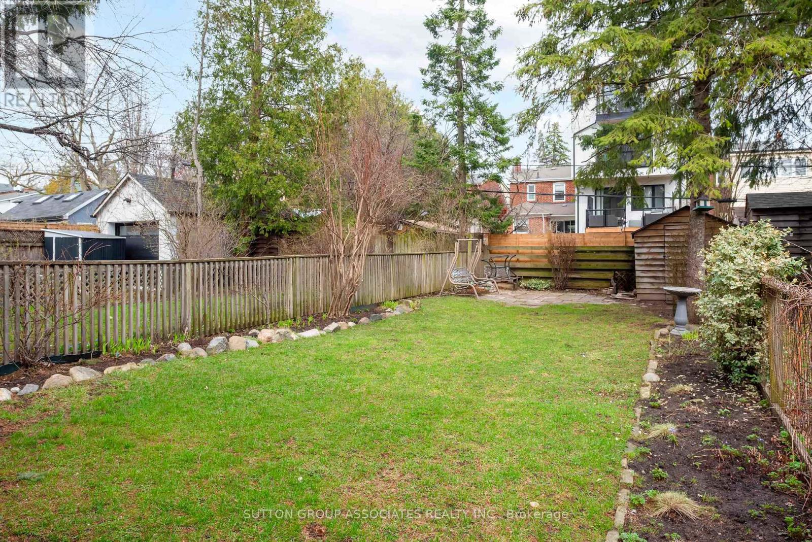 131 Pinewood Avenue, Toronto, Ontario  M6C 2V4 - Photo 43 - C13003030