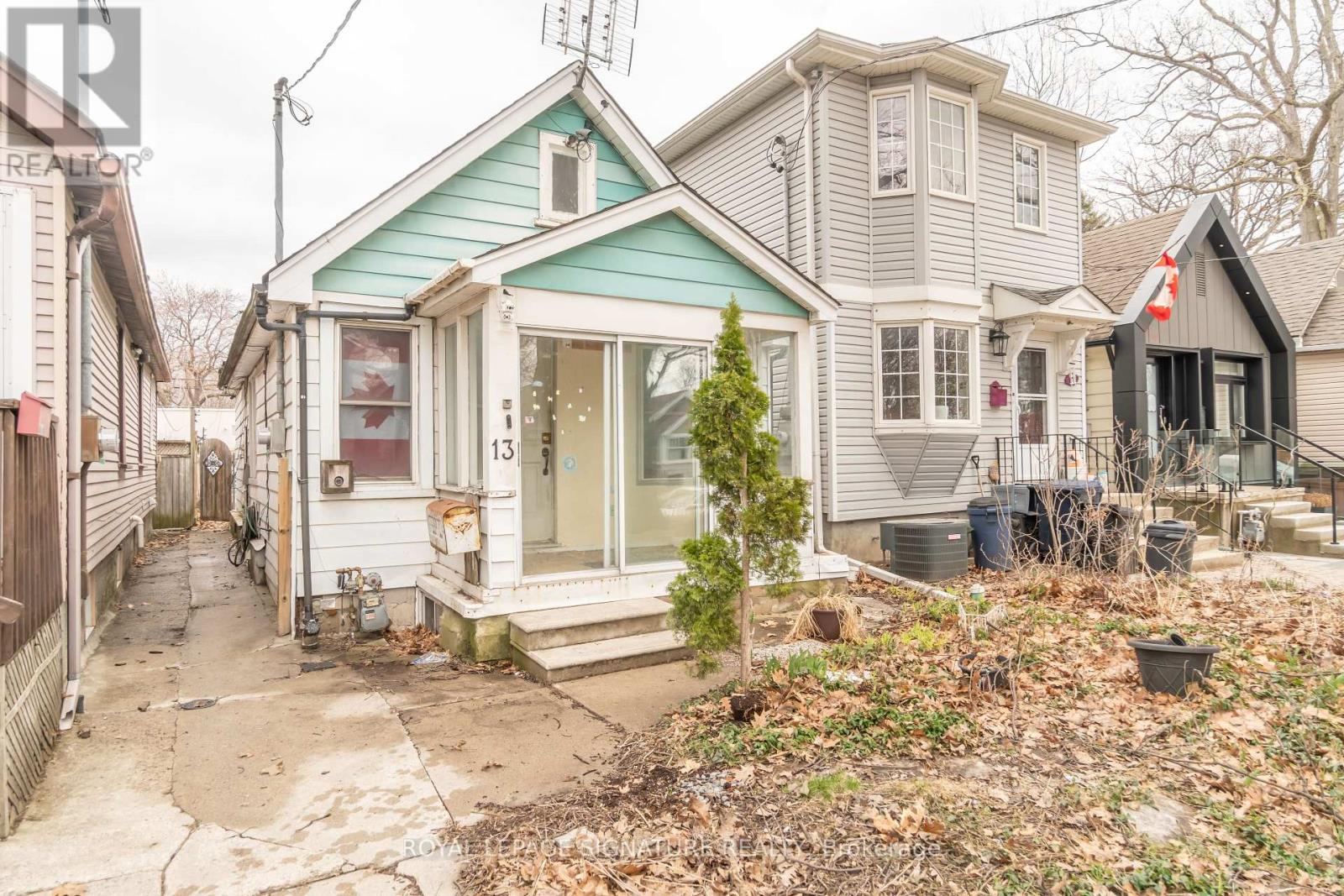 13 Kenworthy Avenue, Toronto, Ontario  M1L 3B1 - Photo 2 - E13003150