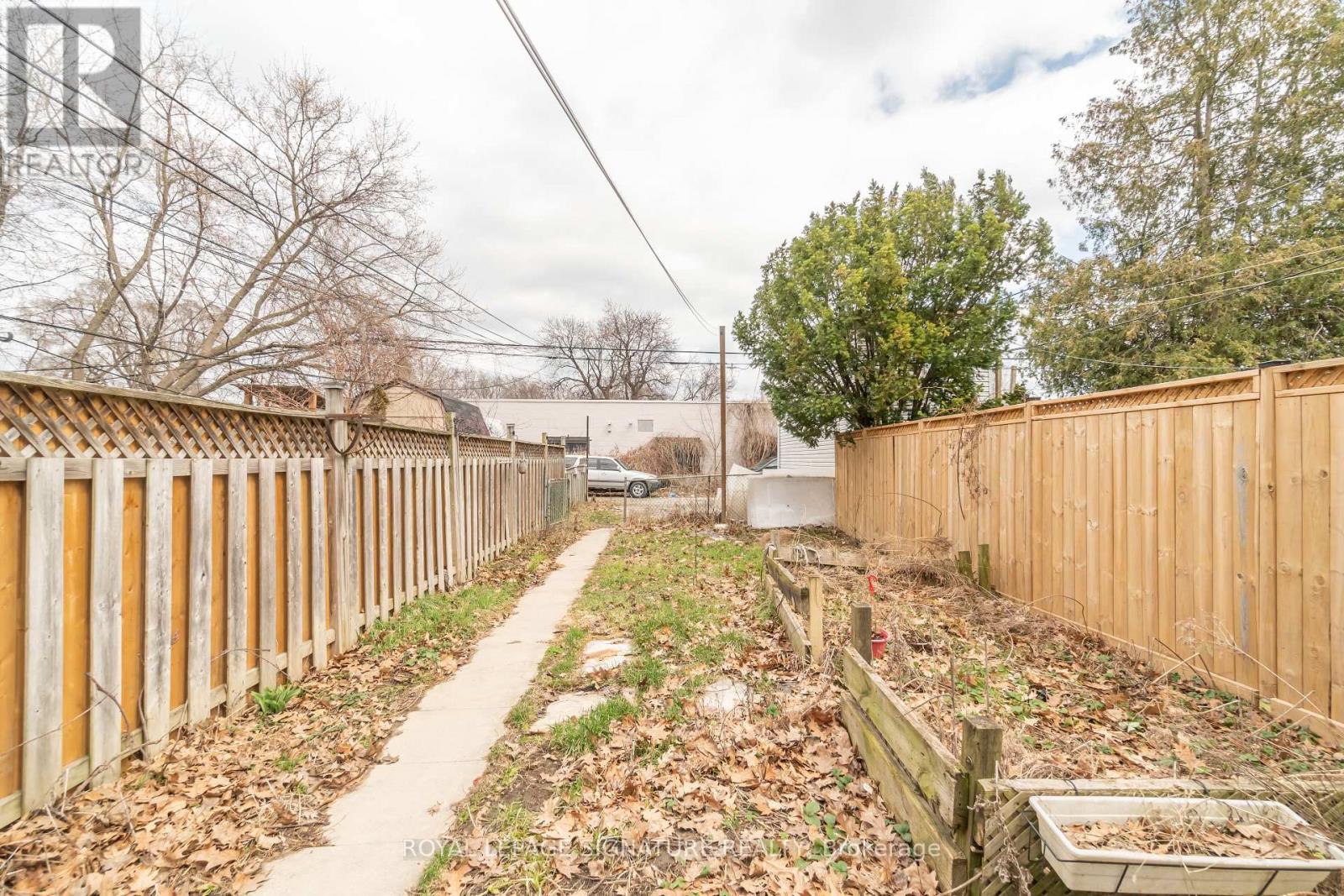 13 Kenworthy Avenue, Toronto, Ontario  M1L 3B1 - Photo 3 - E13003150