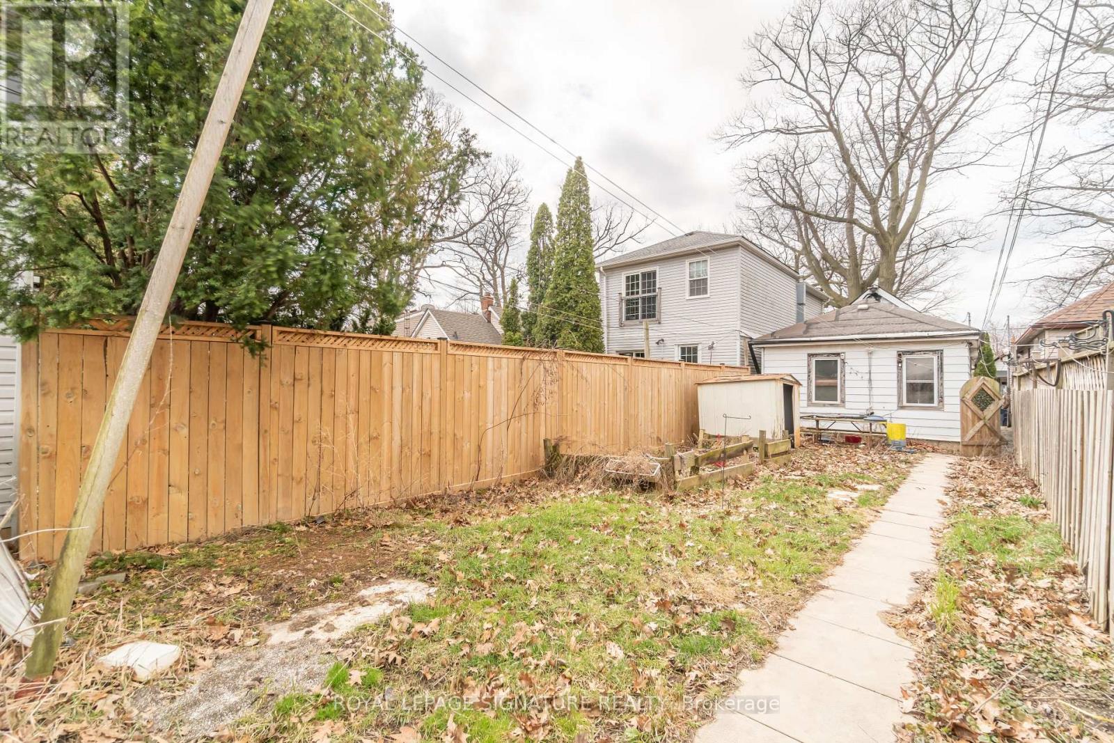 13 Kenworthy Avenue, Toronto, Ontario  M1L 3B1 - Photo 4 - E13003150