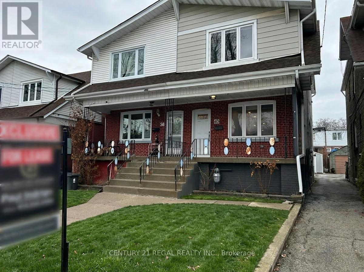 40 GLEBEHOLME BOULEVARD, Toronto, Ontario