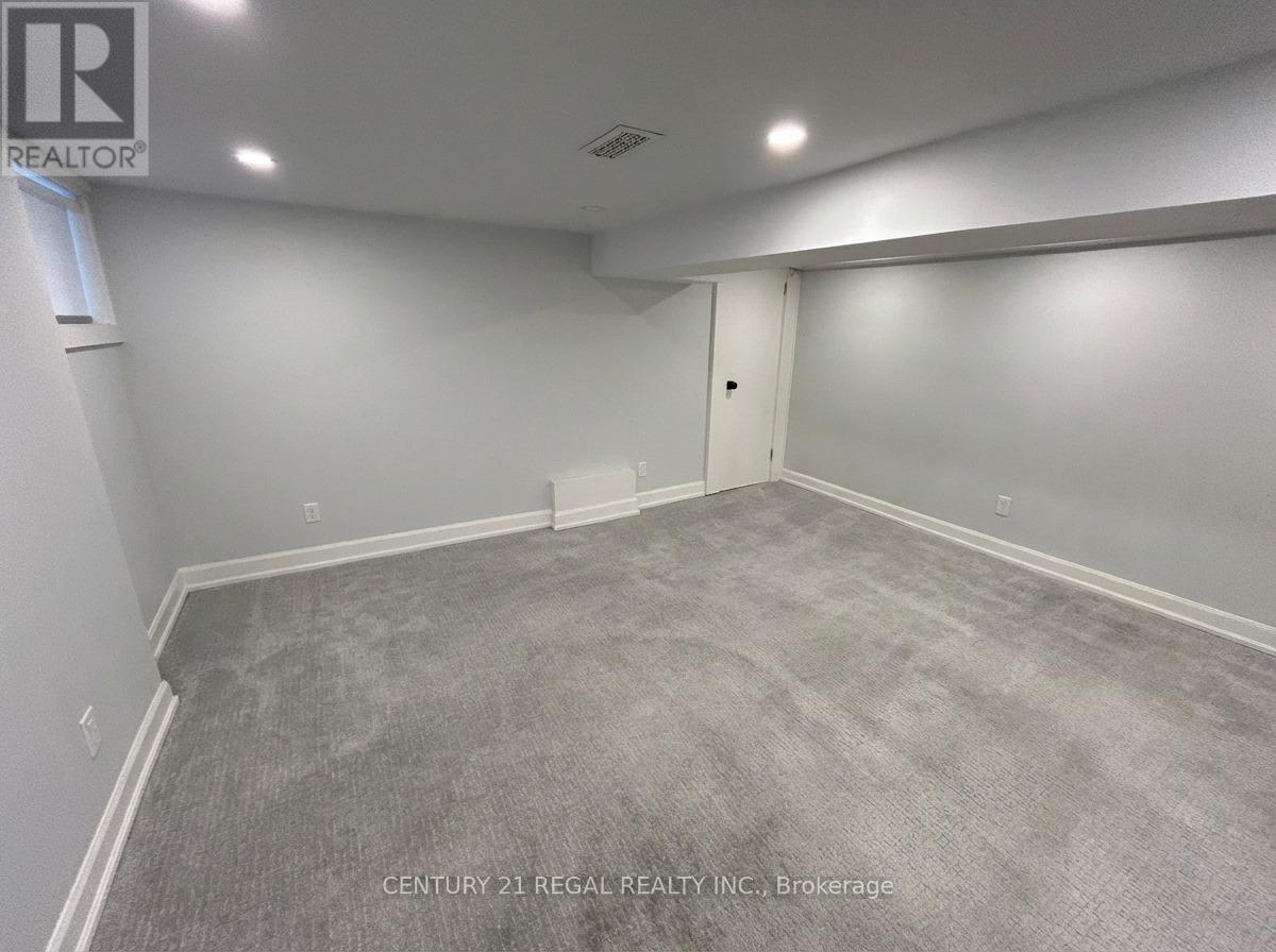 40 Glebeholme Boulevard, Toronto, Ontario  M4J 1S4 - Photo 13 - E13003204