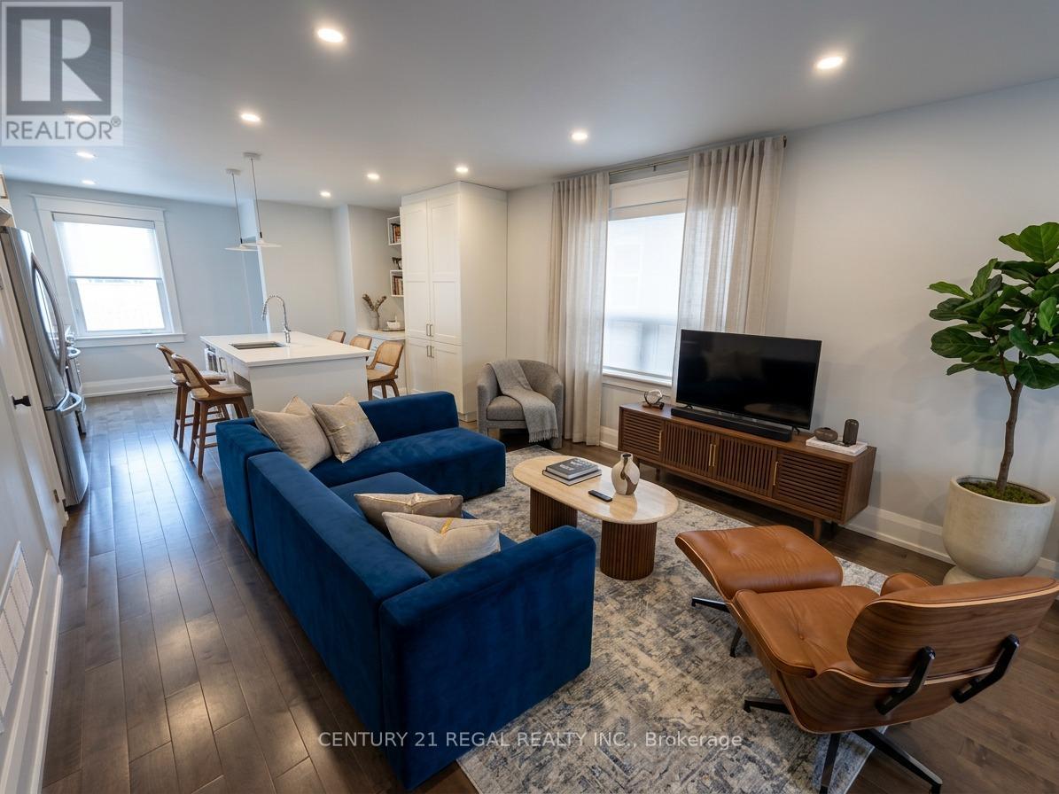 40 Glebeholme Boulevard, Toronto, Ontario  M4J 1S4 - Photo 2 - E13003204