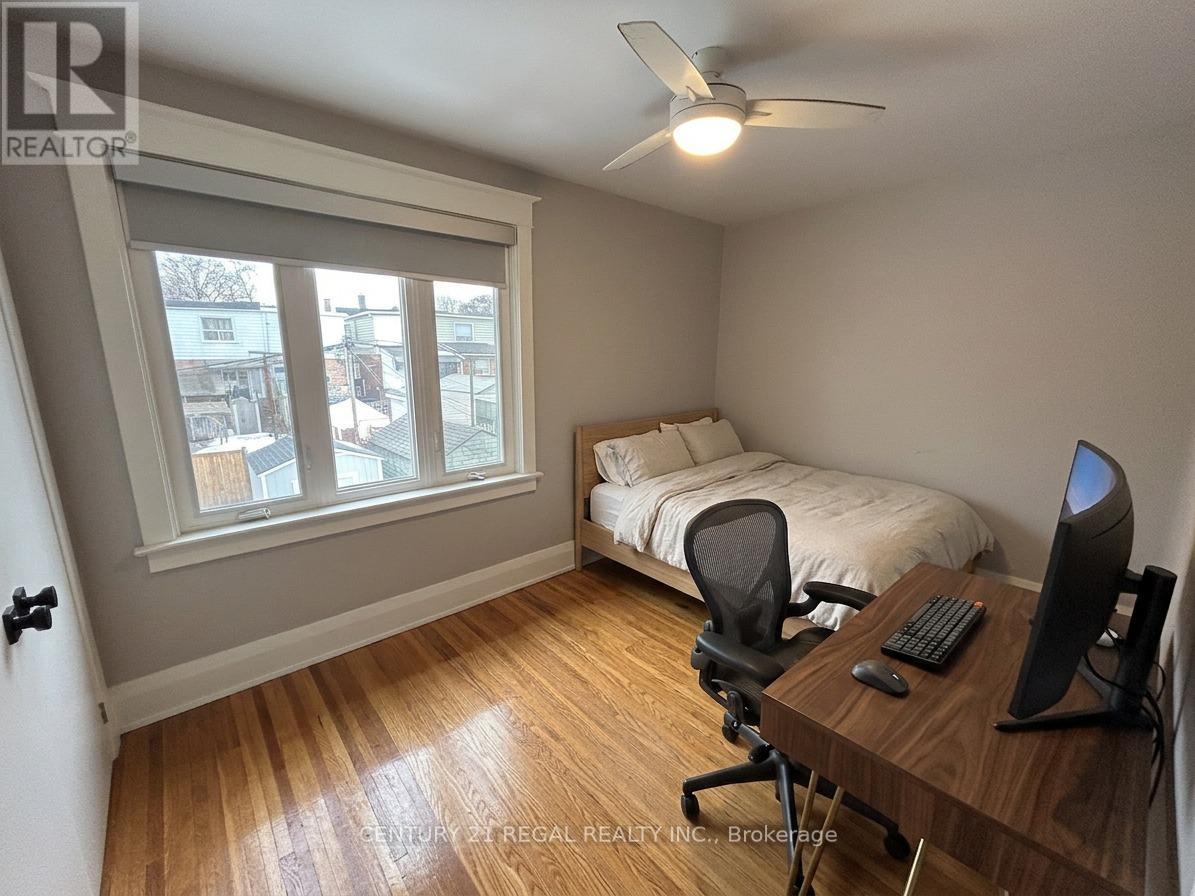 40 Glebeholme Boulevard, Toronto, Ontario  M4J 1S4 - Photo 6 - E13003204