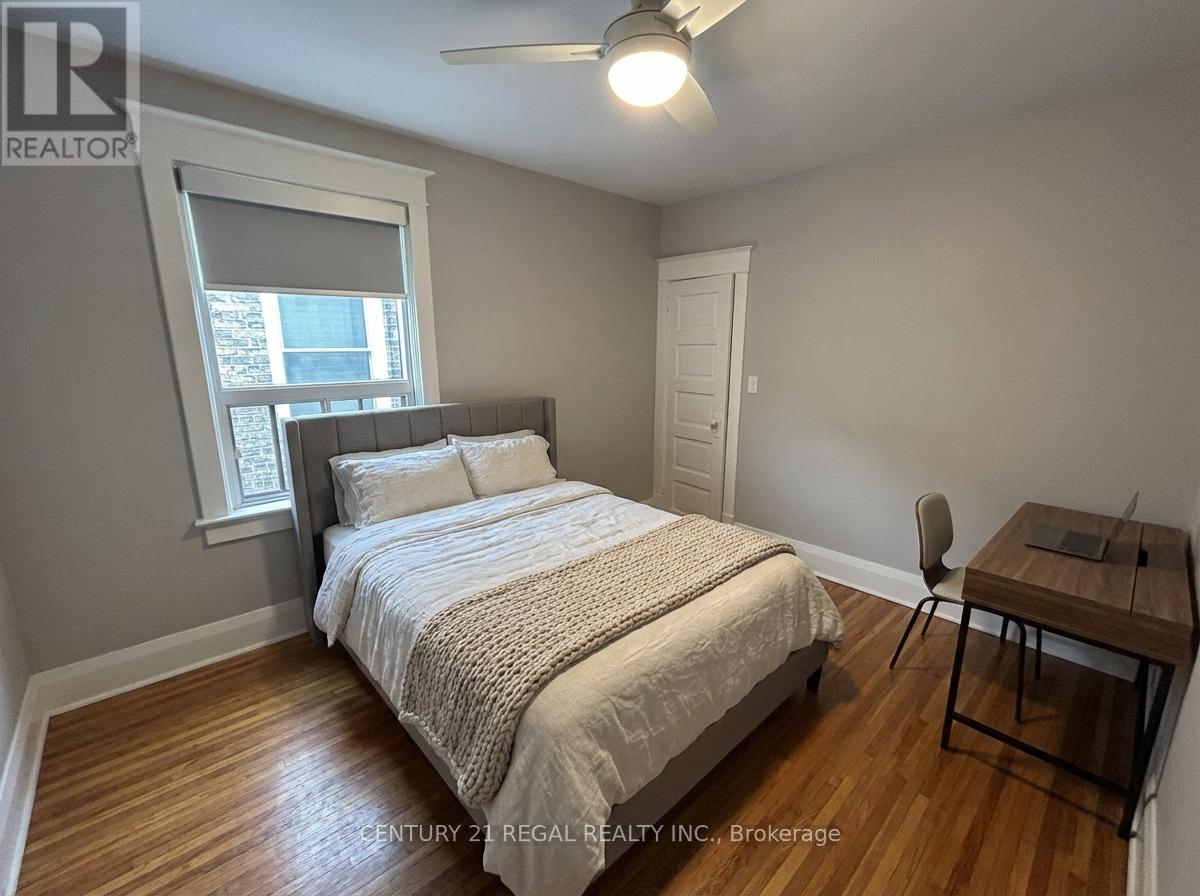 40 Glebeholme Boulevard, Toronto, Ontario  M4J 1S4 - Photo 8 - E13003204