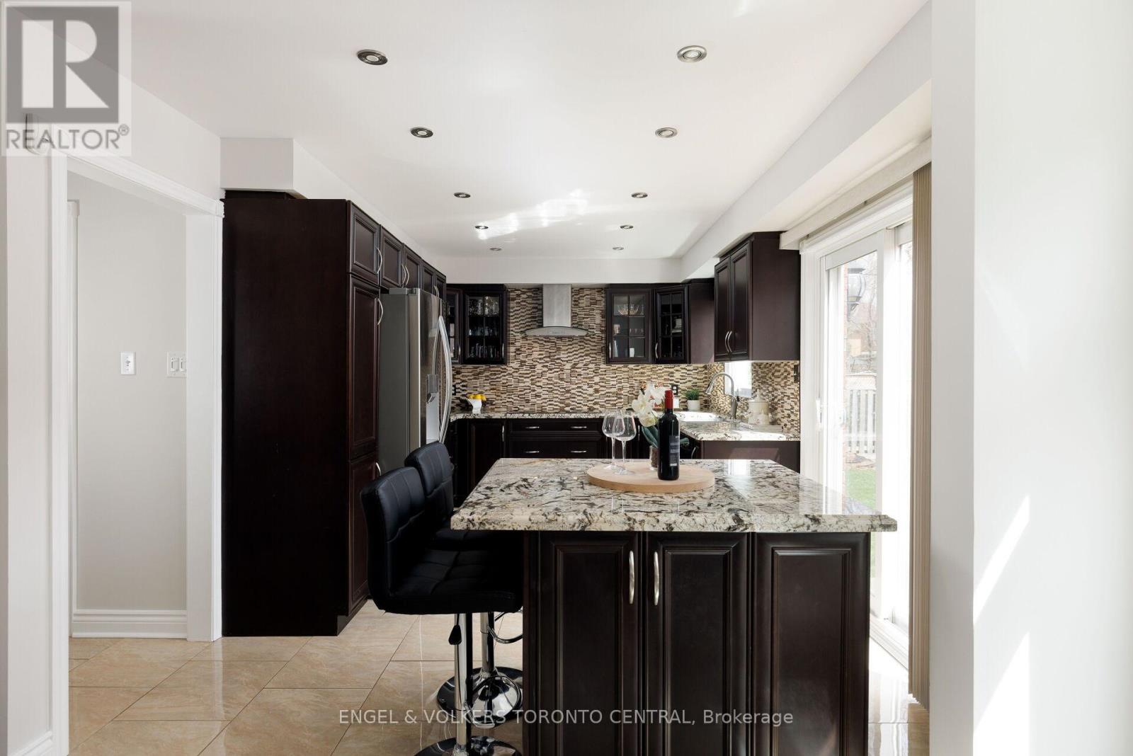 1539 Nipissing Court, Pickering, Ontario  L1V 6T8 - Photo 17 - E13003242