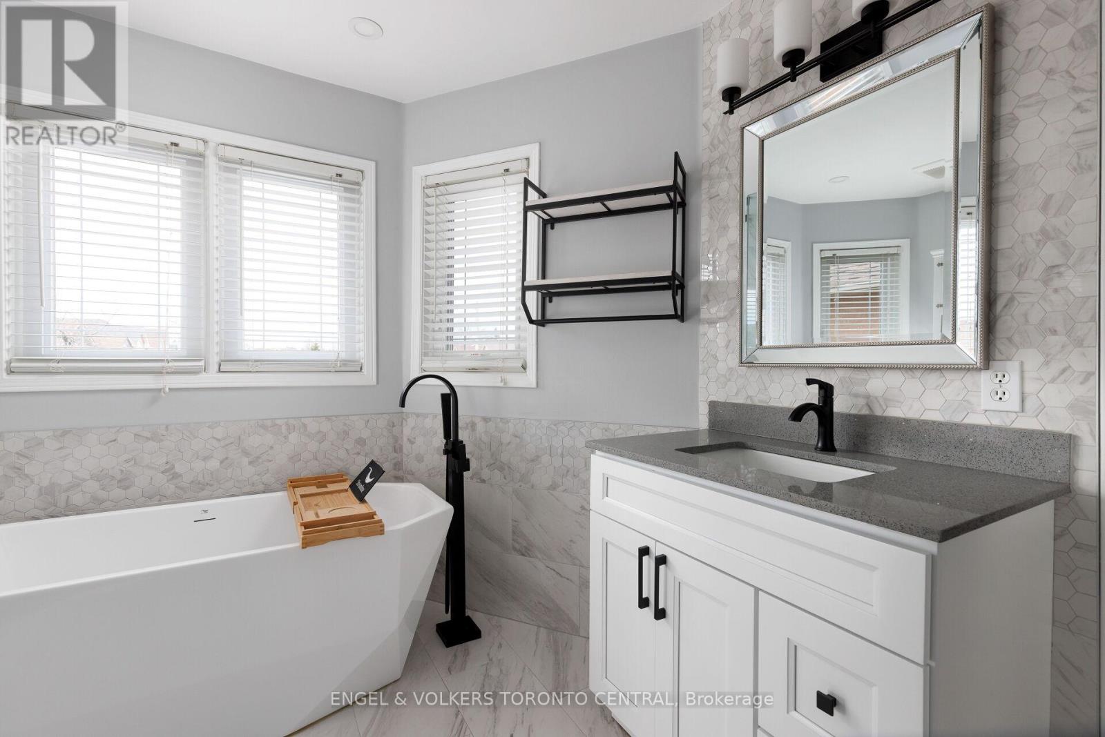 1539 Nipissing Court, Pickering, Ontario  L1V 6T8 - Photo 29 - E13003242