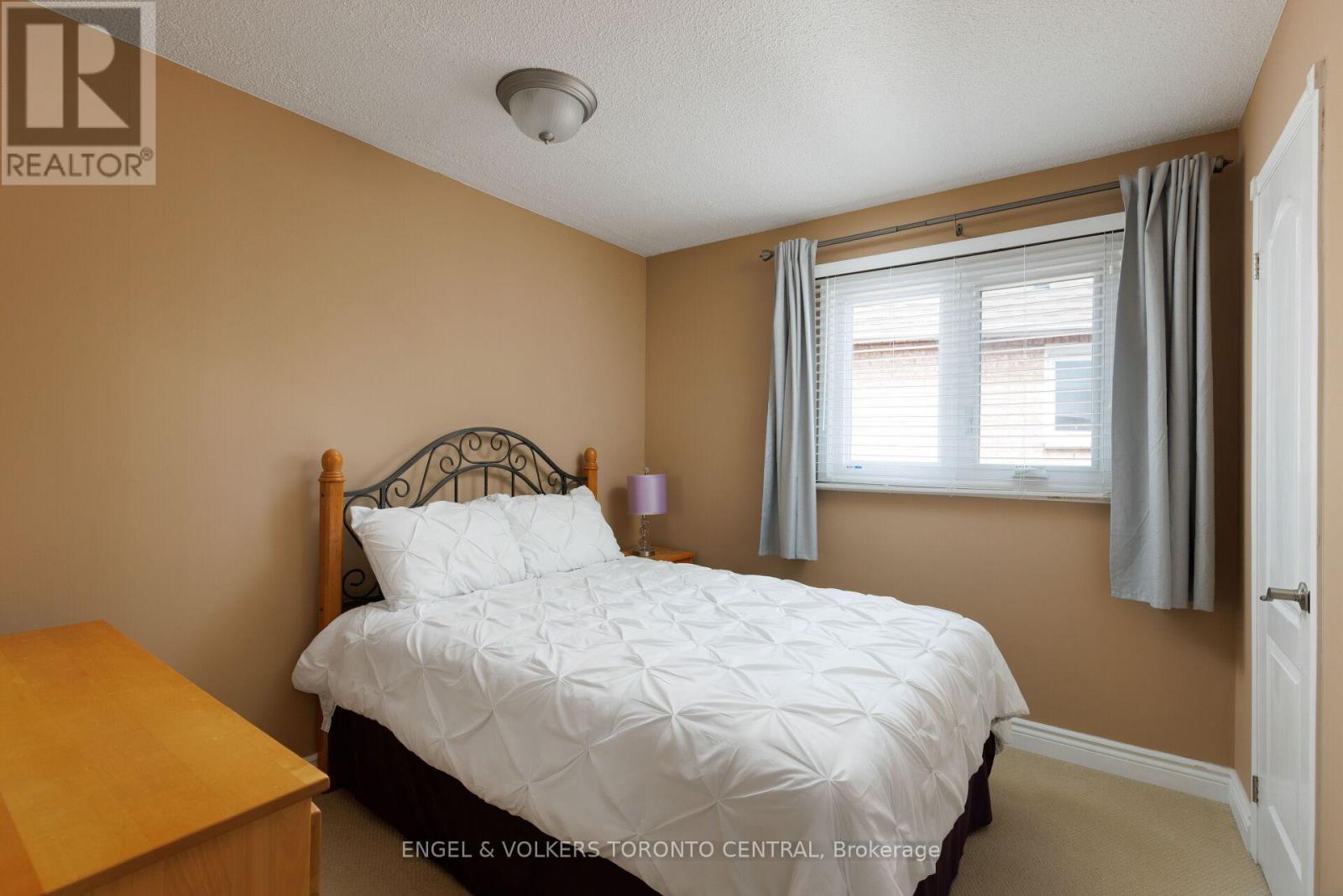 1539 Nipissing Court, Pickering, Ontario  L1V 6T8 - Photo 33 - E13003242