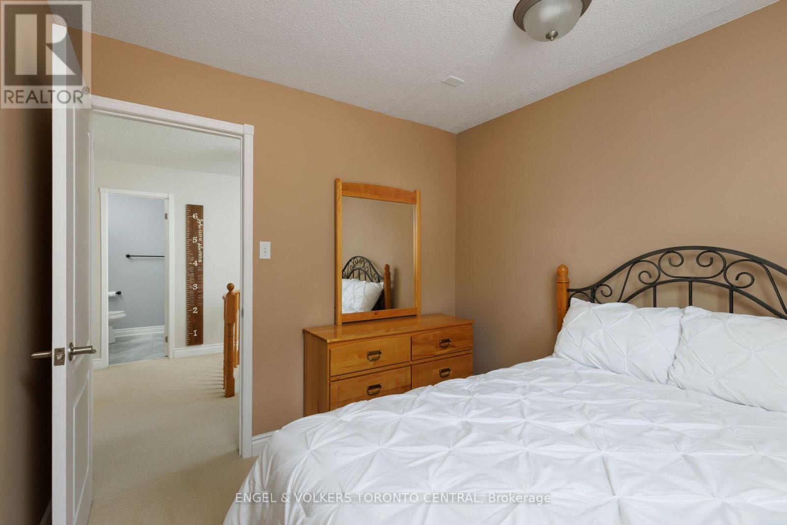 1539 Nipissing Court, Pickering, Ontario  L1V 6T8 - Photo 34 - E13003242