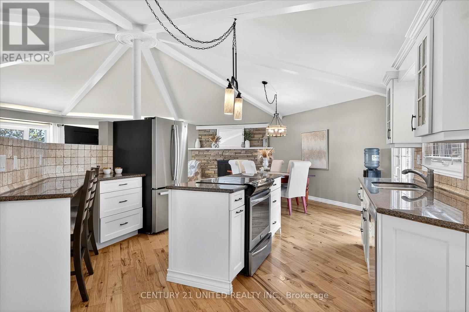 105 Ridgewood Road, Peterborough, Ontario  K9J 1P2 - Photo 4 - X12805128