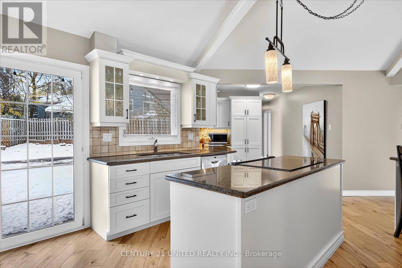 105 Ridgewood Road, Peterborough, Ontario  K9J 1P2 - Photo 8 - X12805128