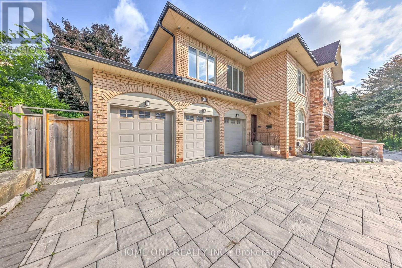 40 Garden Avenue, Richmond Hill, Ontario  L4C 6L9 - Photo 2 - N13003058