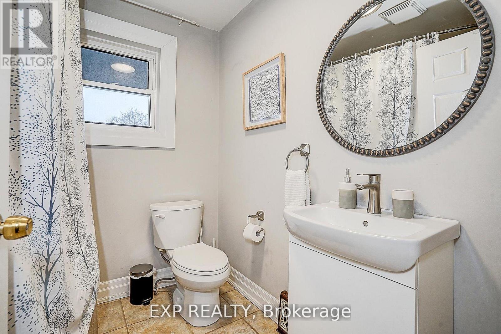 12 Vincent Street, Newmarket, Ontario  L3Y 4G2 - Photo 10 - N13003060